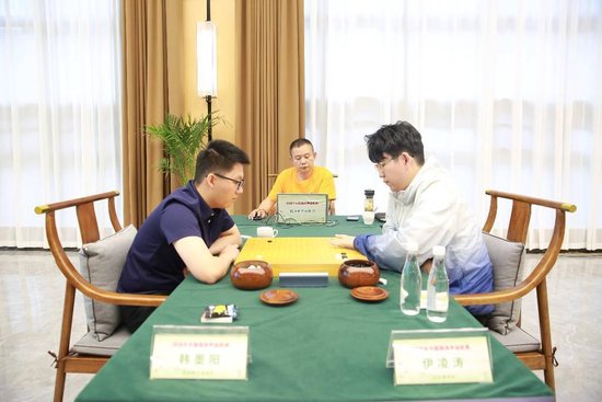 Yi Lingtao vs Han Moyang