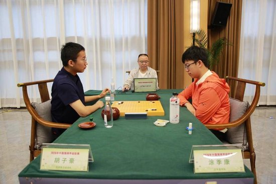 Tu Jikang vs Hu Zihao